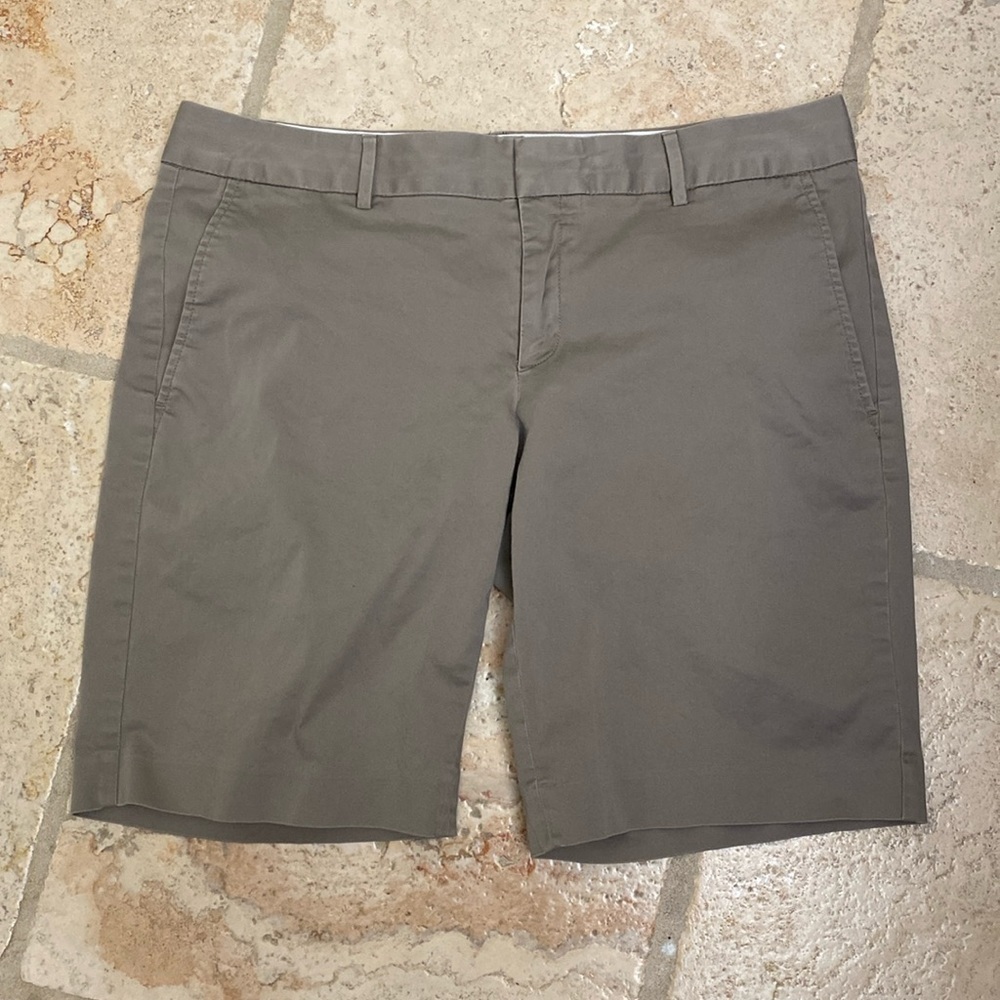 Banana Republic Bermuda Shorts Women’s Tan pockets Neutral Beach preppy SZ 14